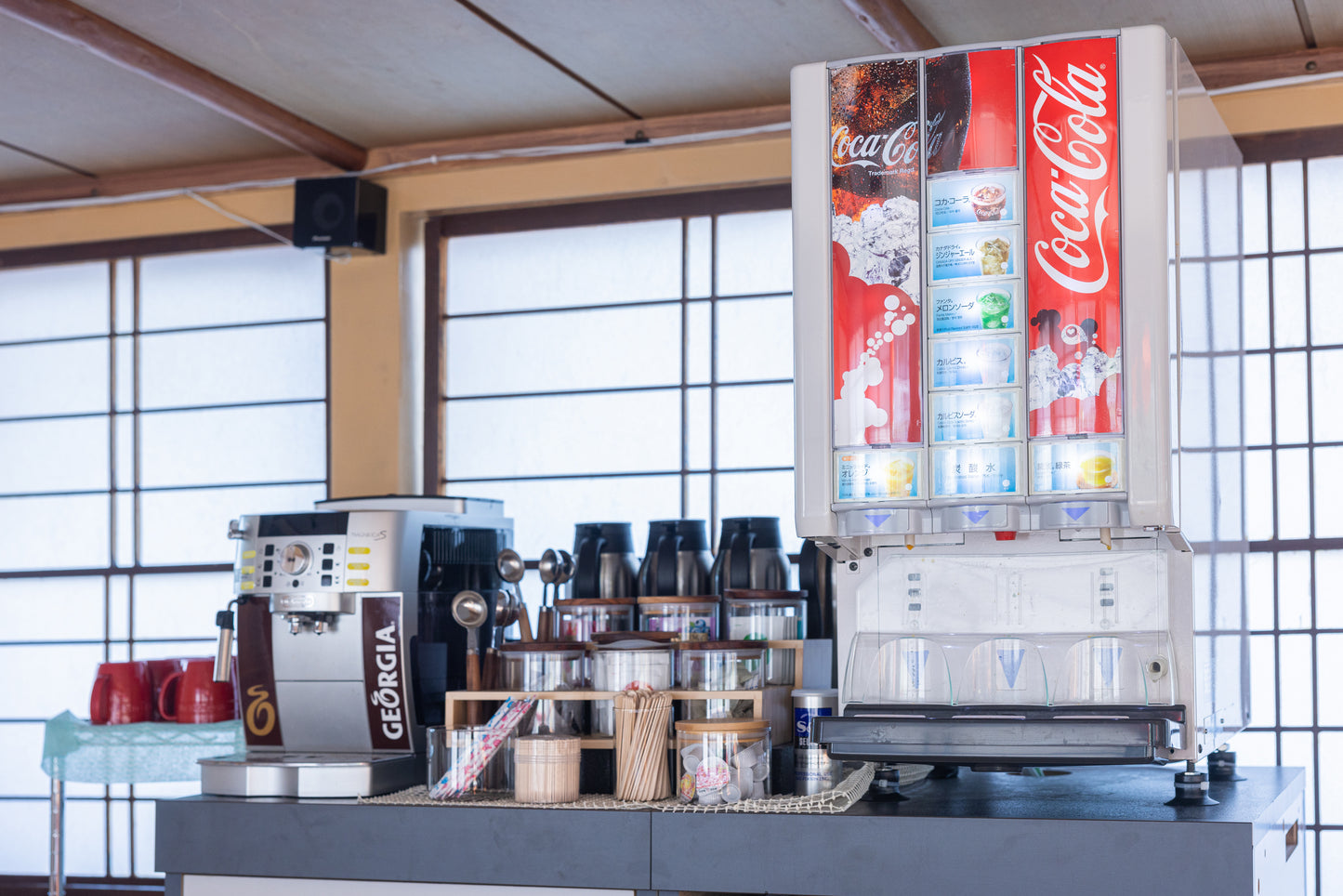 東京湾クルーズ|特色屋形船(すき焼きディナー&日本伝統パフォーマンス&ソフトドリンク飲み放題付き)
