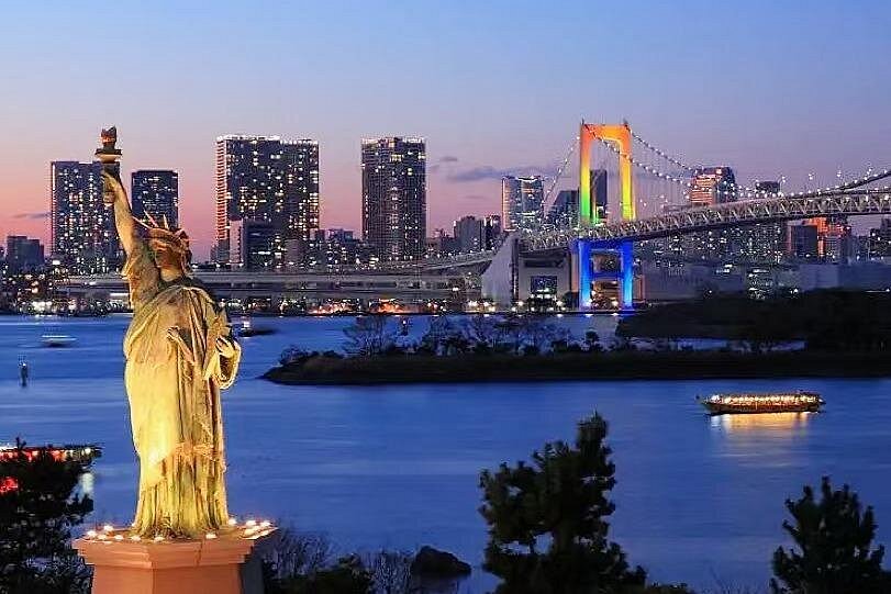 東京湾クルーズ(日本ショーとすき焼き付き、ビールオプション付き)