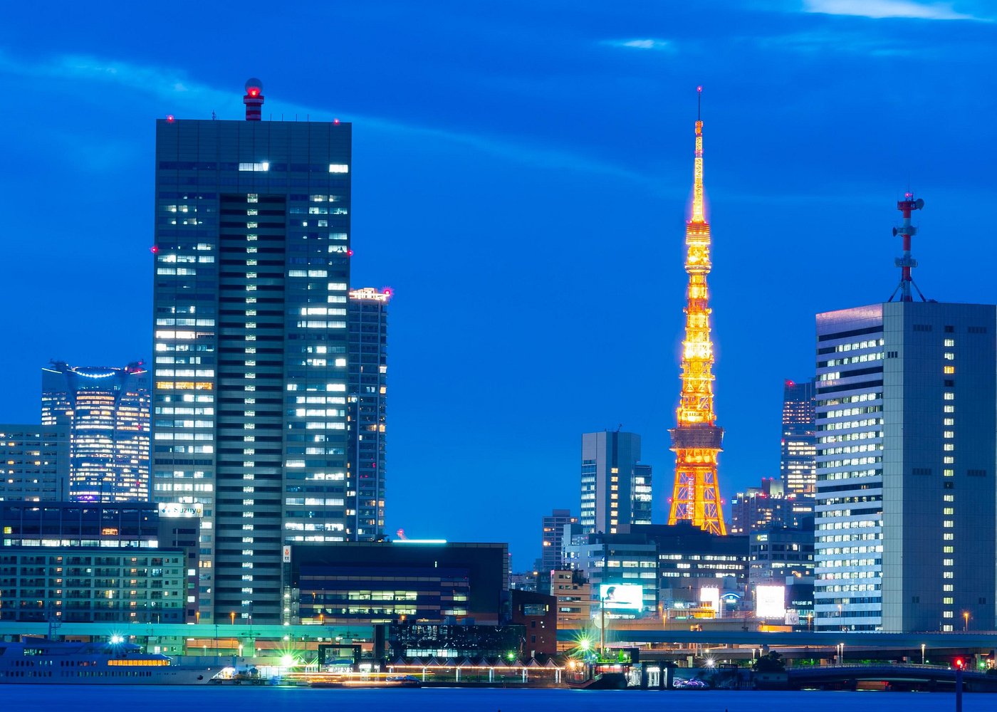 東京湾クルーズ|特色屋形船(すき焼きディナー&日本伝統パフォーマンス&ソフトドリンク飲み放題付き)