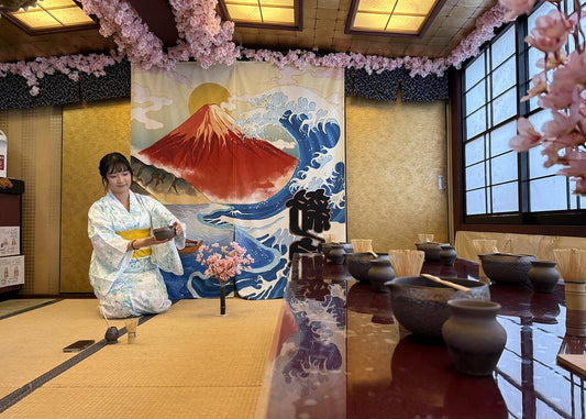 Tokyo Spring Tea Ceremony Cruise Sakura-Theme：snacks&show