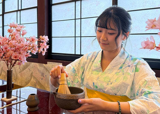 Tokyo Spring Tea Ceremony Cruise Sakura-Theme：snacks&show