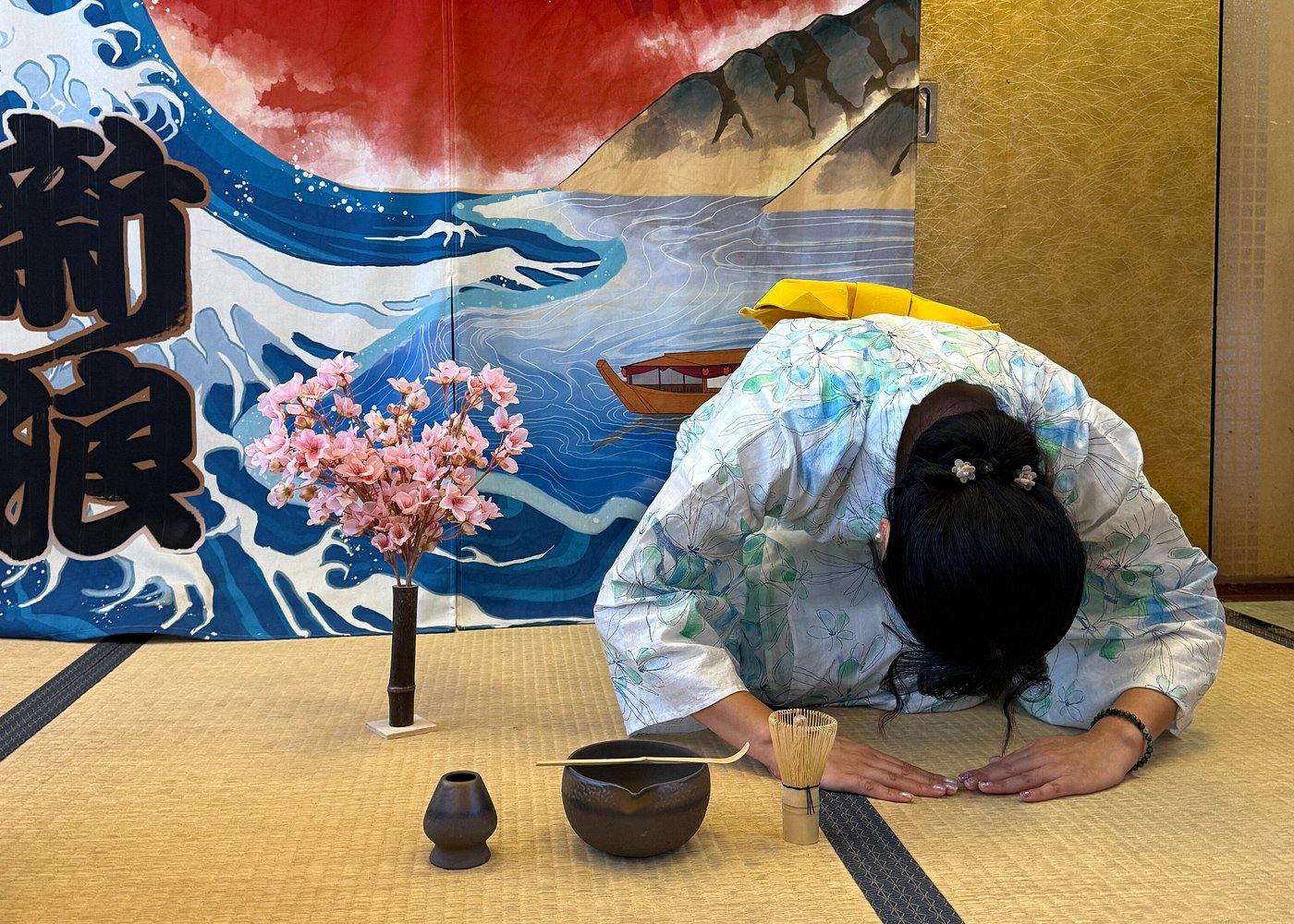 東京湾クルーズ（日本ショーとすき焼き付き、ビールオプション付き）